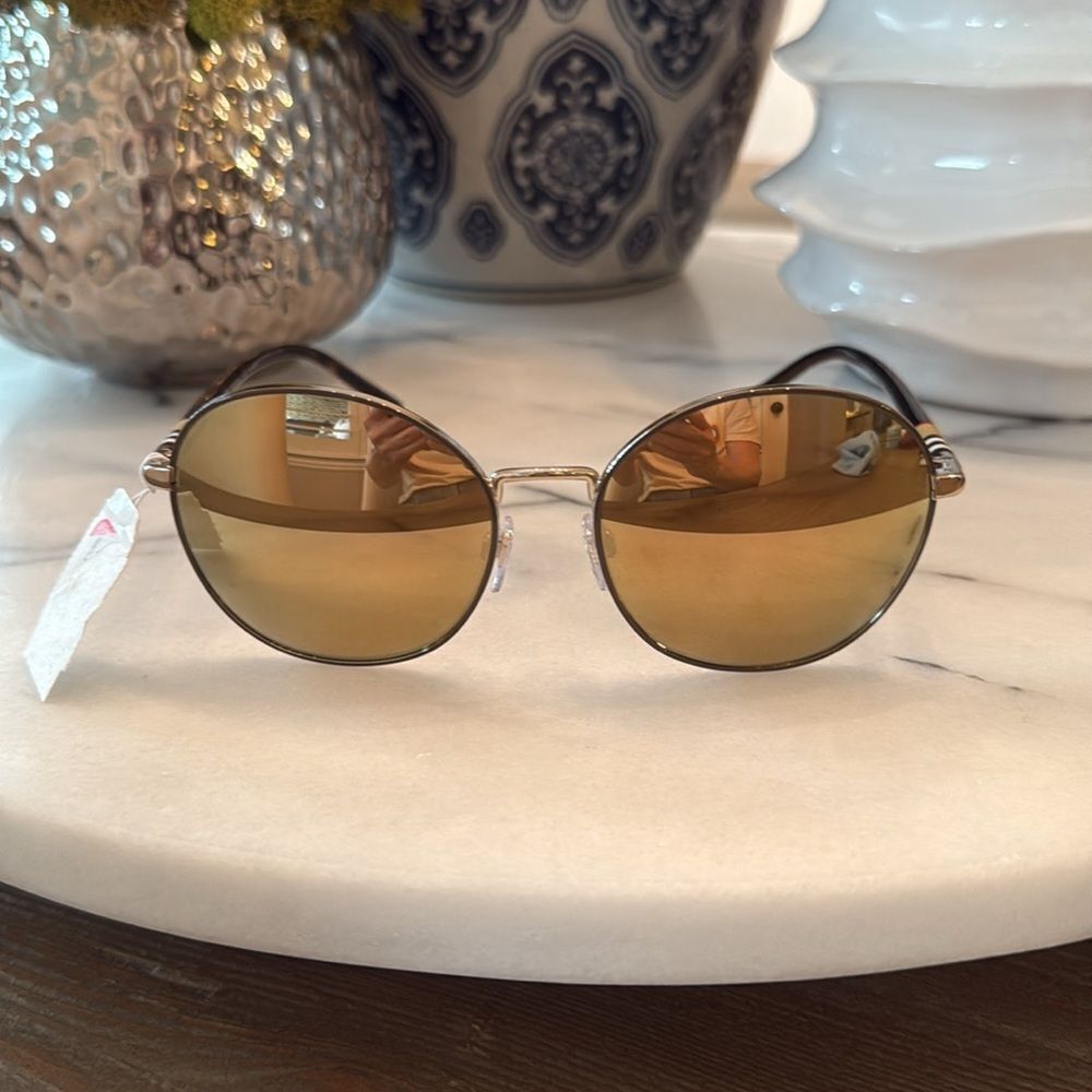NWT BURBERRY SUNGLASSES 3094
⭐️Nordstrom blank side tag - Picture 2 of 7